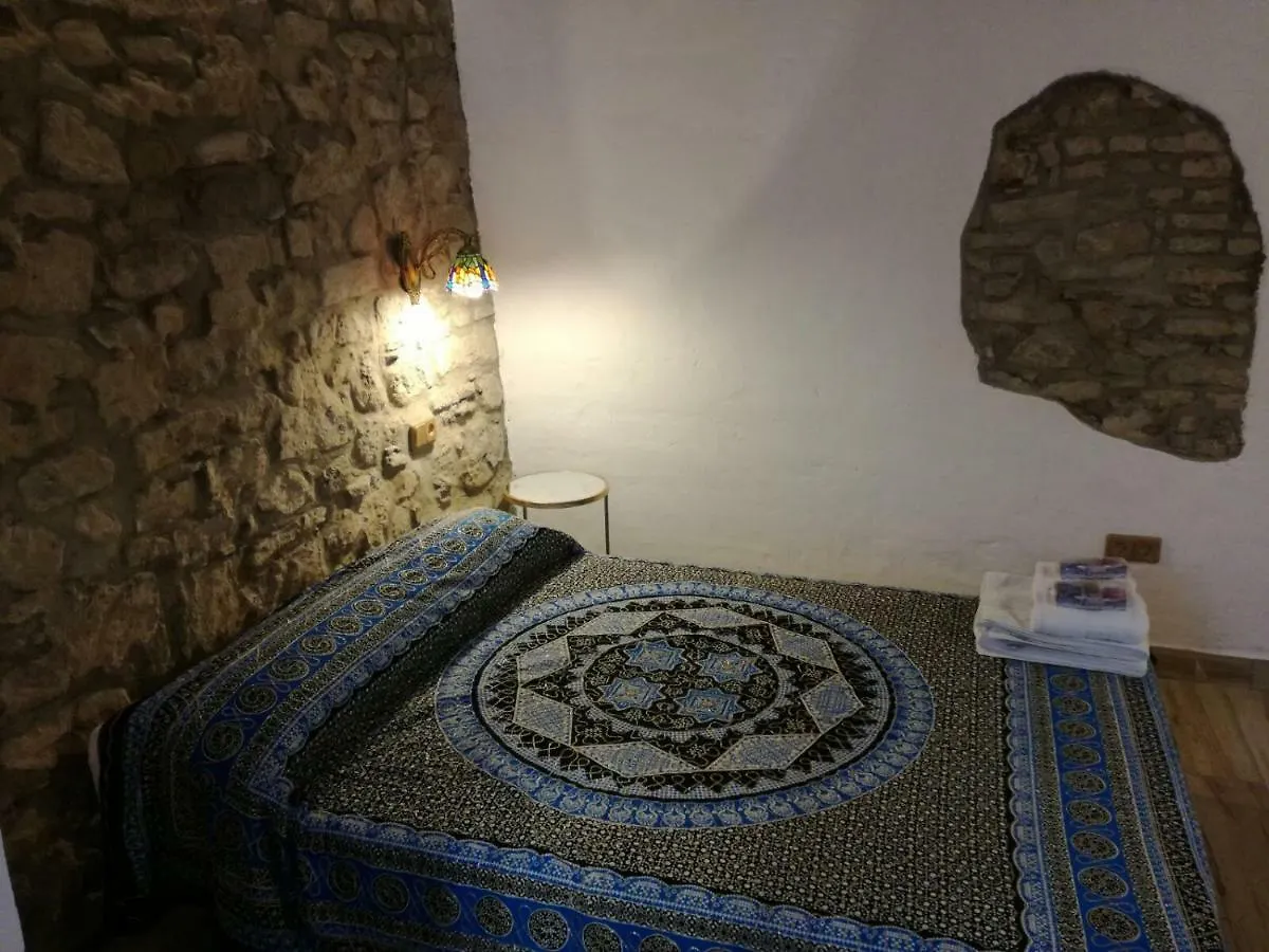 La Mirilla Suites 3 location